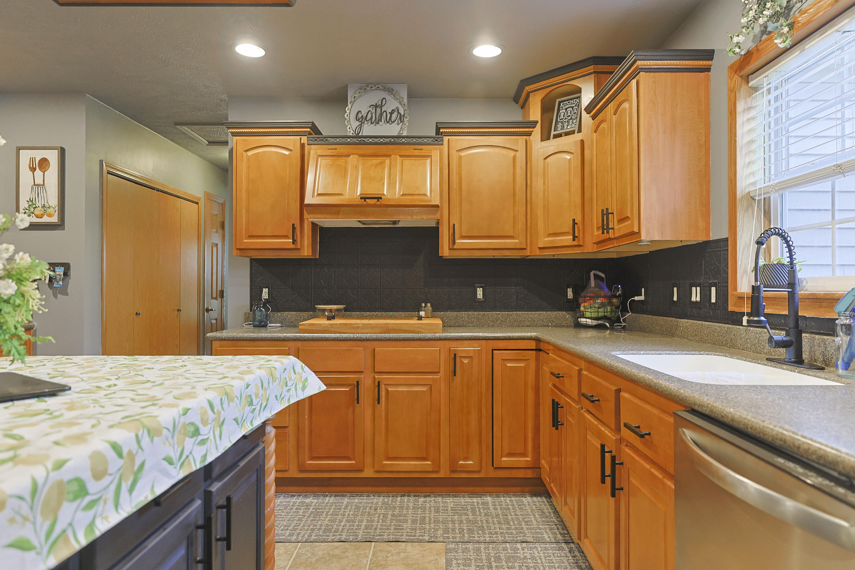 Cassopolis, Michigan, 49031, United States, 3 Bedrooms Bedrooms, ,2 BathroomsBathrooms,Residential,For Sale,1987063