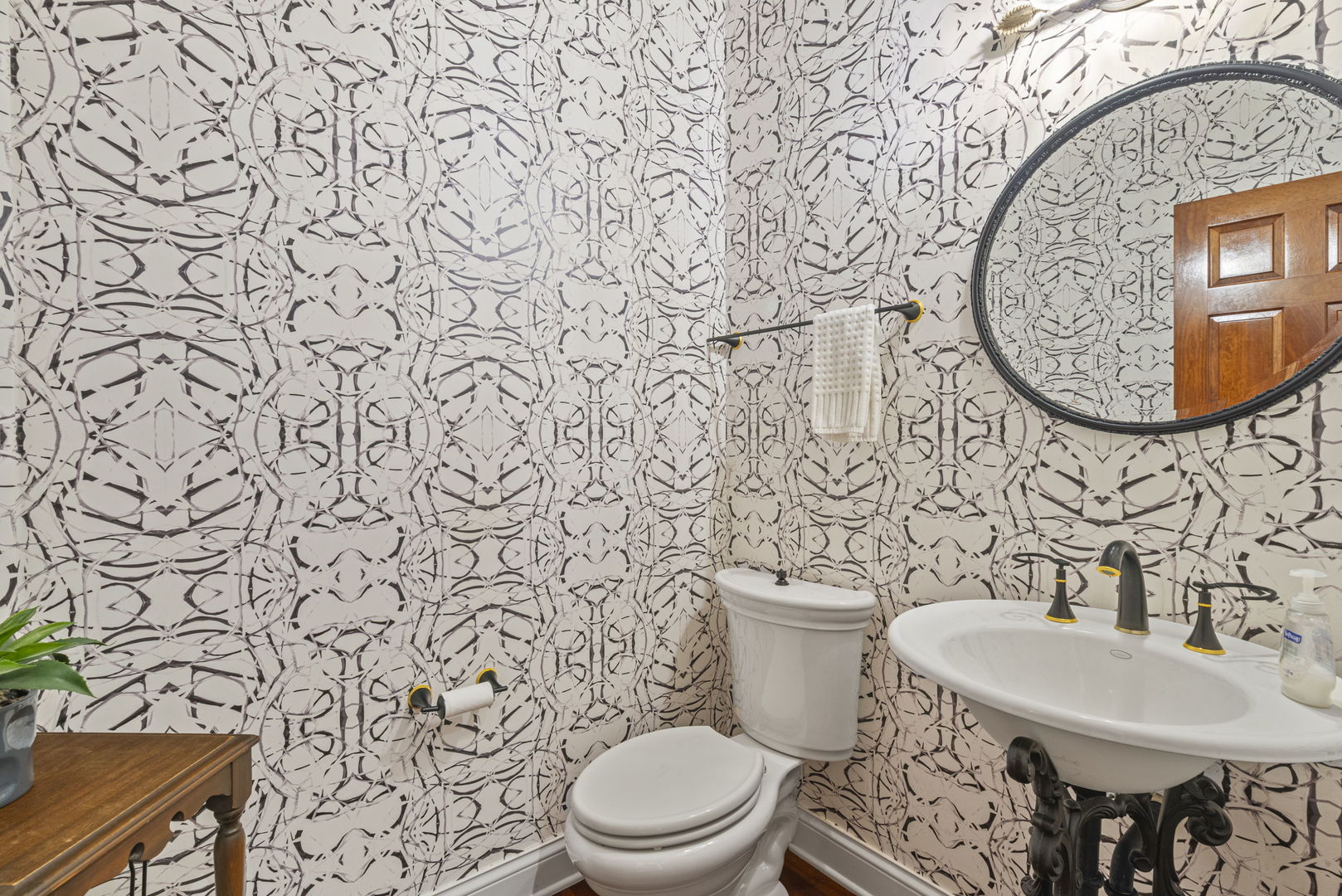 Batavia, Illinois, 60510, United States, 4 Bedrooms Bedrooms, ,6 BathroomsBathrooms,Residential,For Sale,1988116