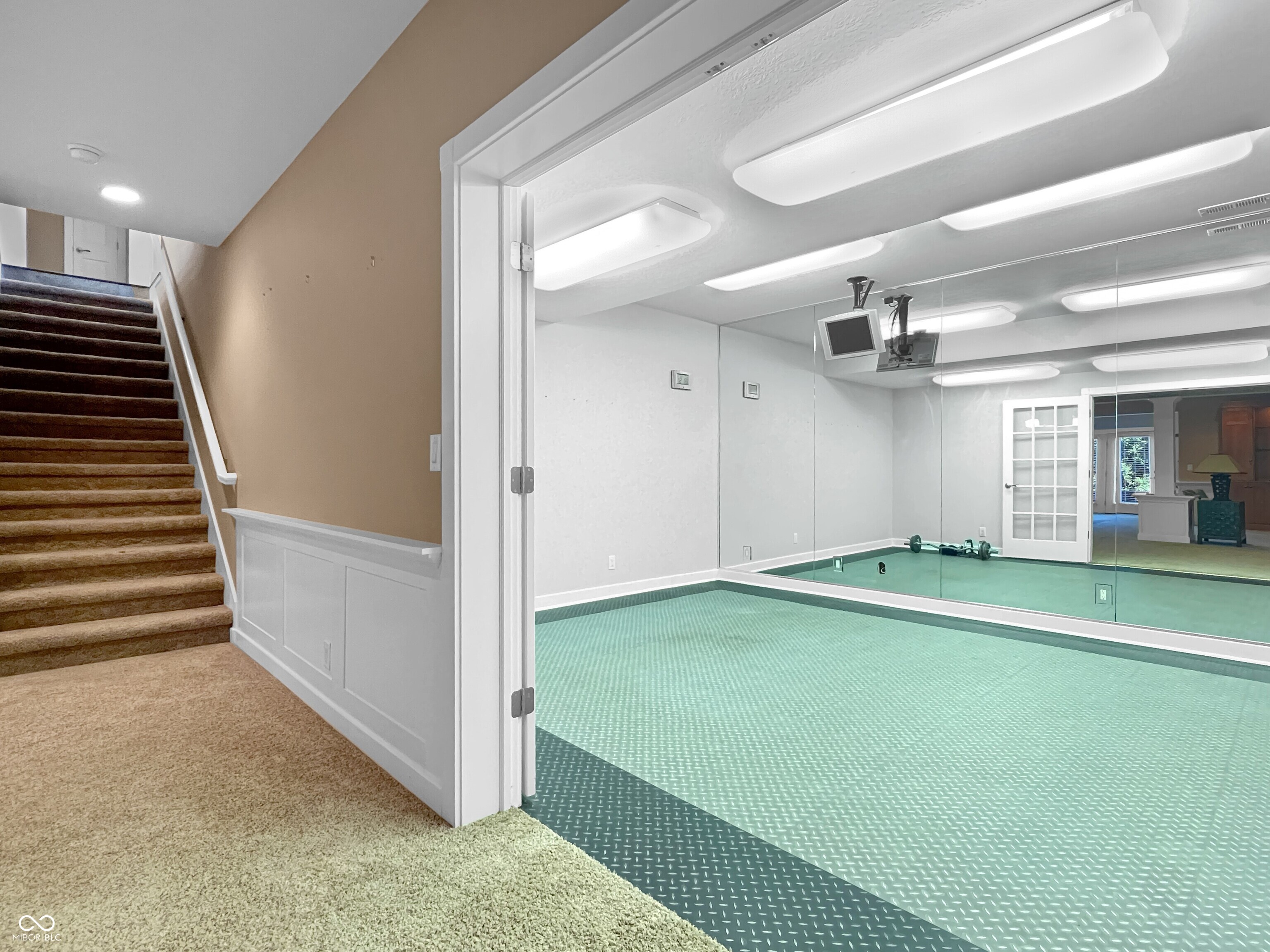 Columbus, Indiana, 47201, United States, 3 Bedrooms Bedrooms, ,3 BathroomsBathrooms,Residential,For Sale,1977125