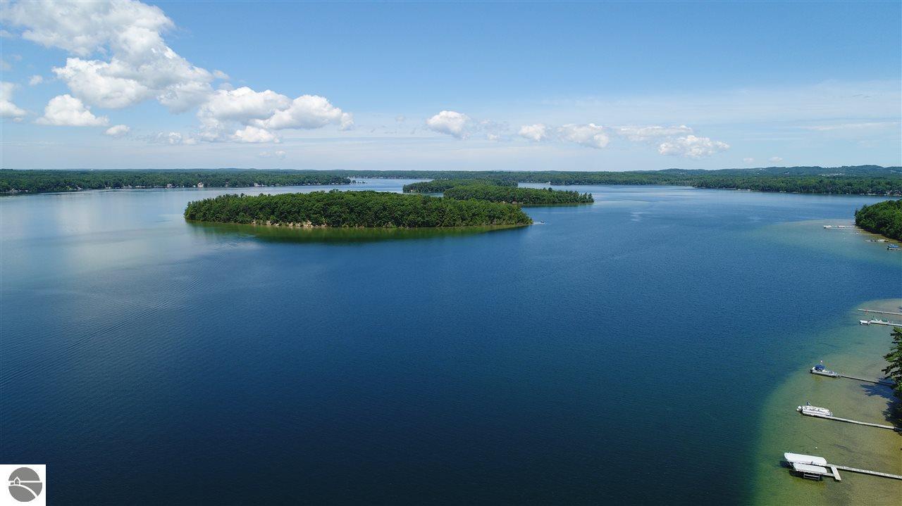 Traverse City, Michigan, 49685, United States, 3 Bedrooms Bedrooms, ,3 BathroomsBathrooms,Residential,For Sale,1988972