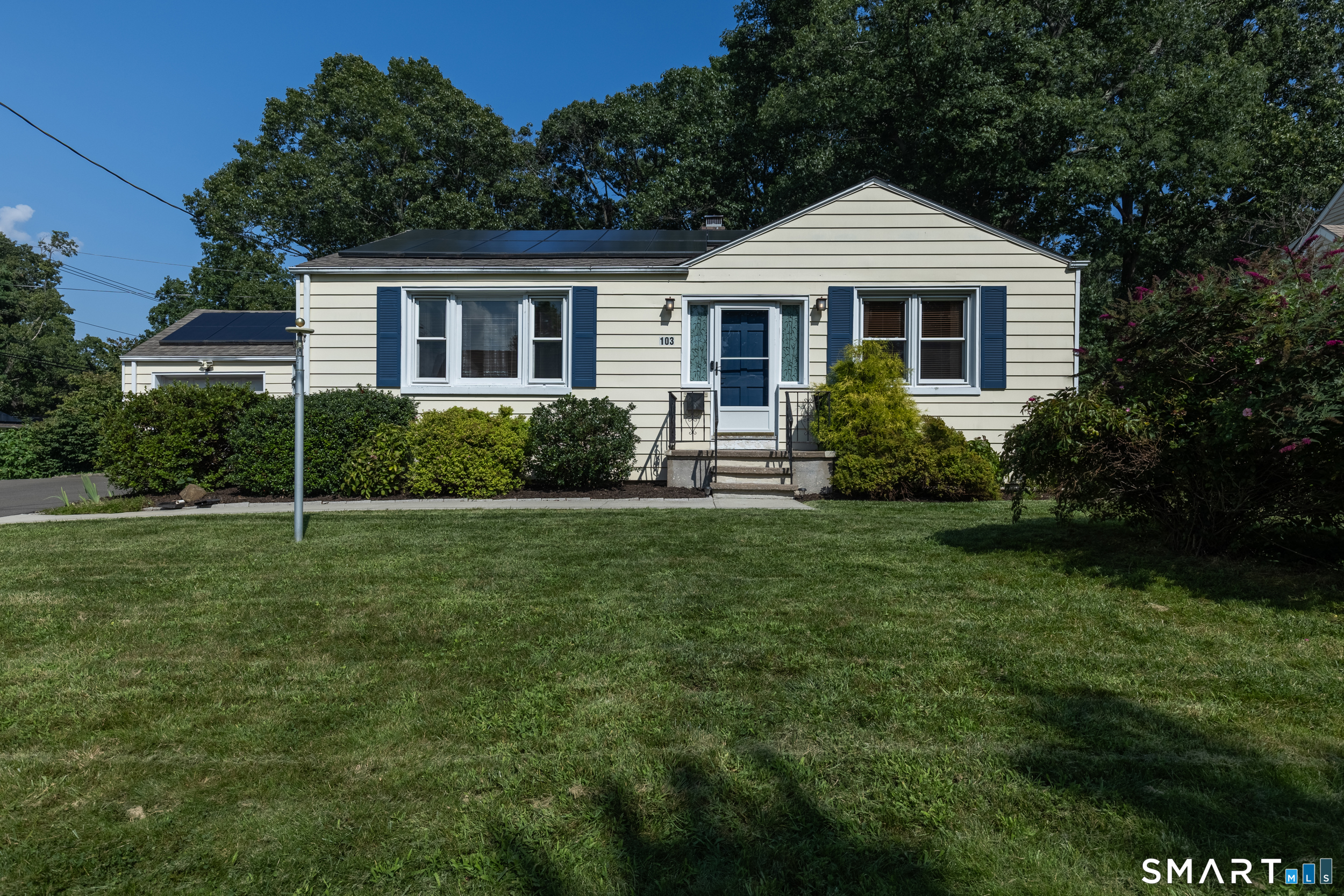 Richmond Ave, West Haven, CT 06516