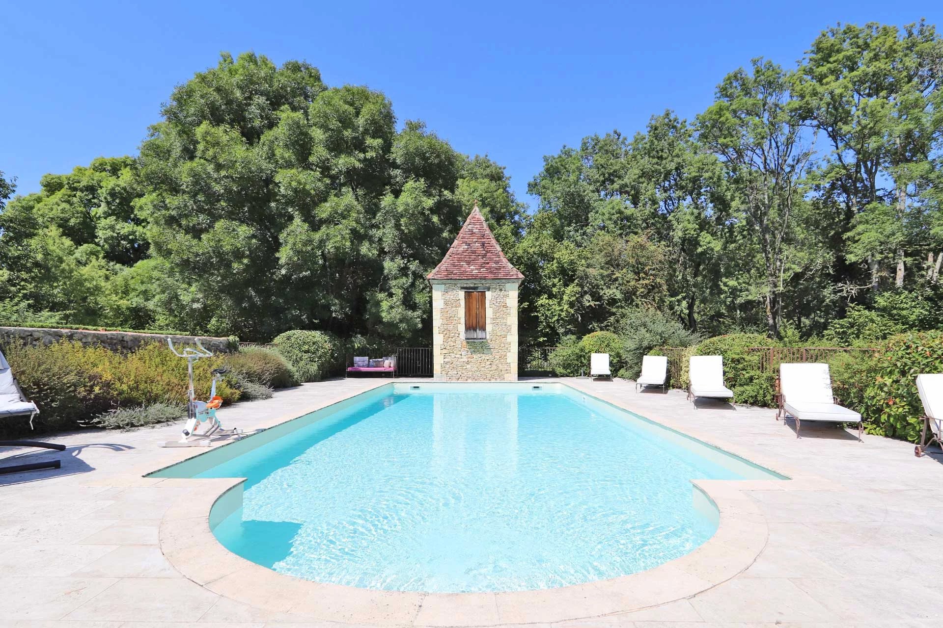 Bergerac, New Aquitaine, 24100, FR, 7 Bedrooms Bedrooms, ,4 BathroomsBathrooms,Residential,For Sale,1995798