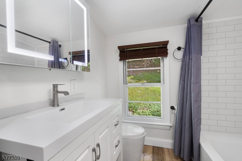 Sparta Twp., New Jersey, 07871, United States, 3 Bedrooms Bedrooms, ,2 BathroomsBathrooms,Residential,For Sale,1910998