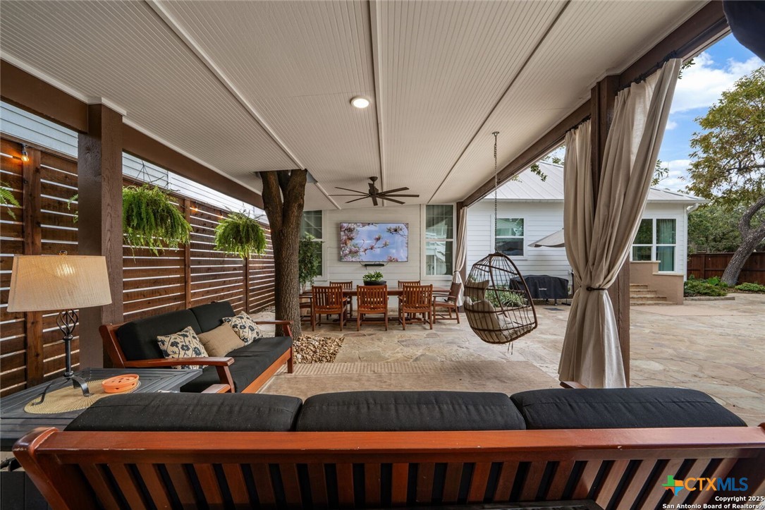 San Antonio, Texas, 78204, United States, 4 Bedrooms Bedrooms, ,4 BathroomsBathrooms,Residential,For Sale,1989633