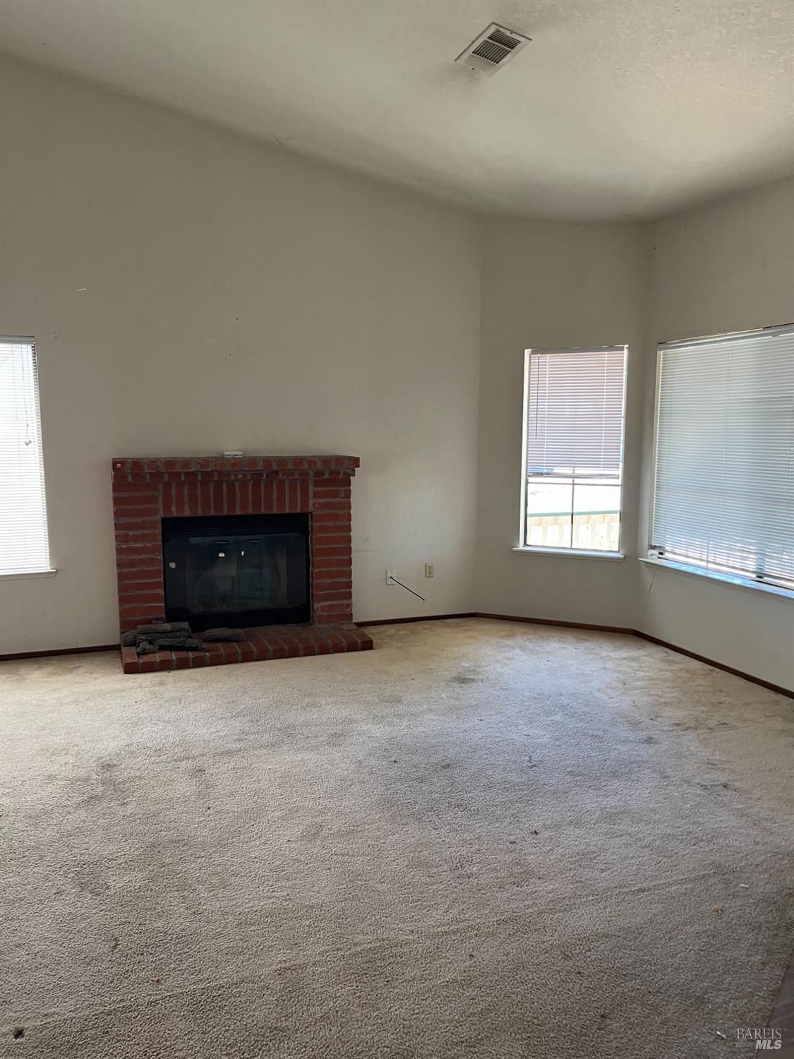 Vacaville, California, 95687, United States, 3 Bedrooms Bedrooms, ,2 BathroomsBathrooms,Residential,For Sale,1909138