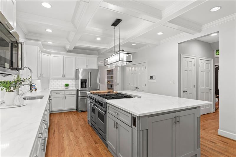 Buford, Georgia, 30518, United States, 6 Bedrooms Bedrooms, ,5 BathroomsBathrooms,Residential,For Sale,1976033