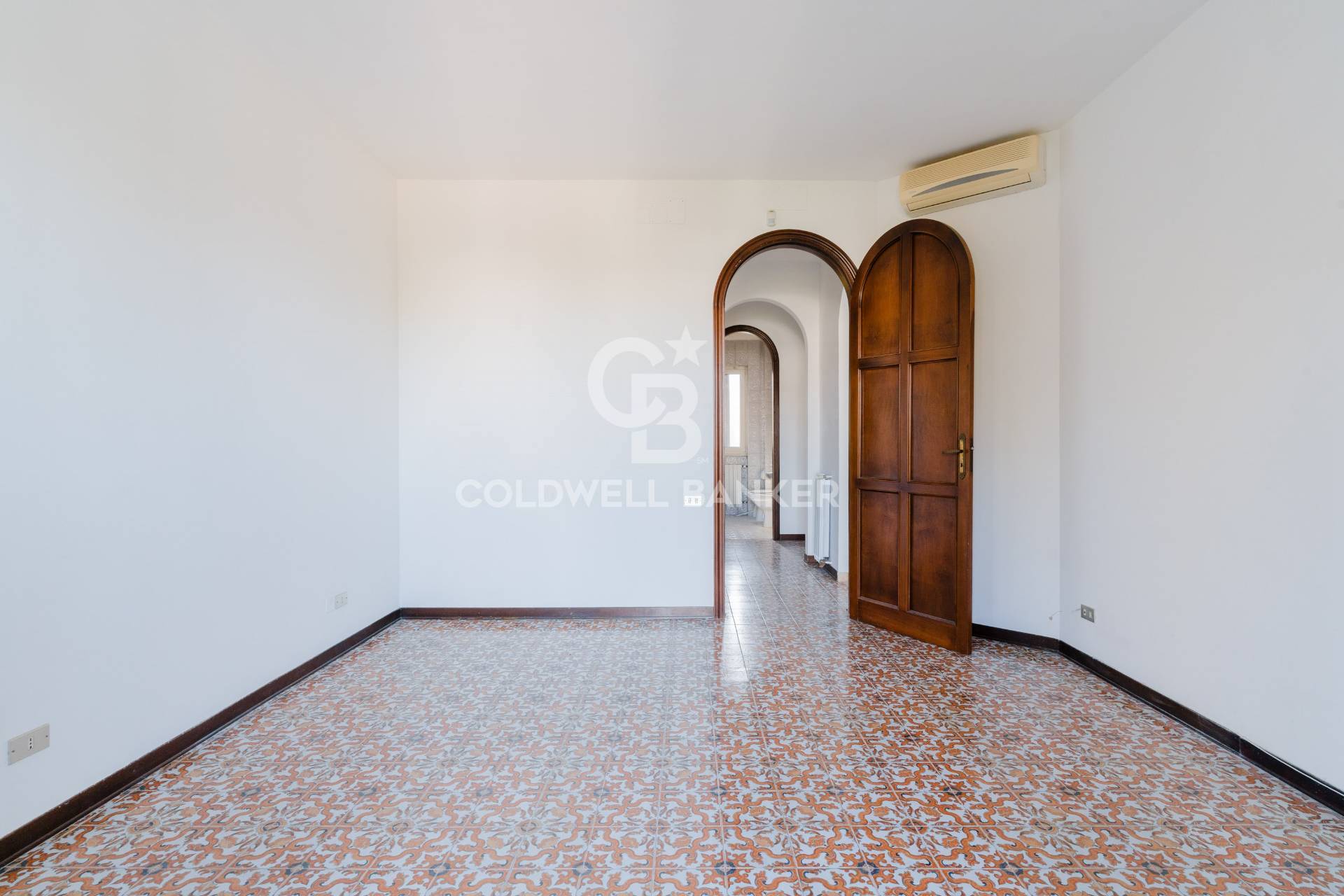 Bari, Bari, 70100, IT, 3 Bedrooms Bedrooms, ,3 BathroomsBathrooms,Residential,For Sale,1991647