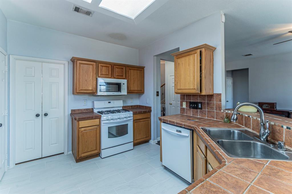 Flower Mound, Texas, 75028, United States, 5 Bedrooms Bedrooms, ,3 BathroomsBathrooms,Residential,For Sale,2028396