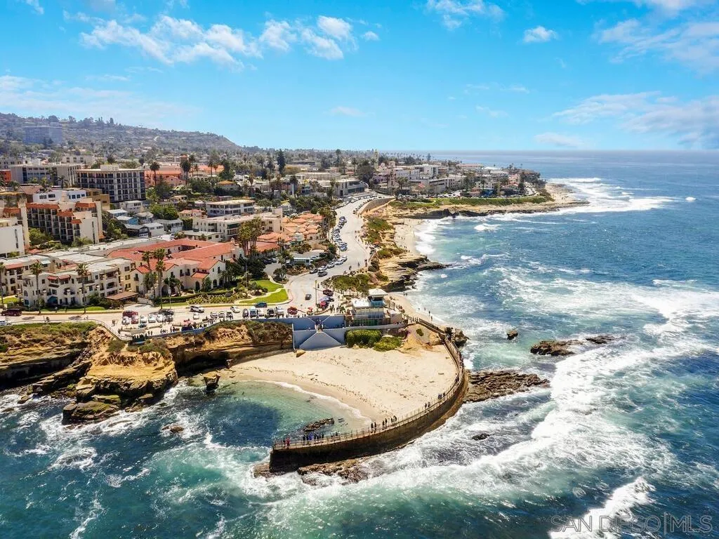 La Jolla, California, 92037, United States, 2 Bedrooms Bedrooms, ,2 BathroomsBathrooms,Residential,For Sale,1985543