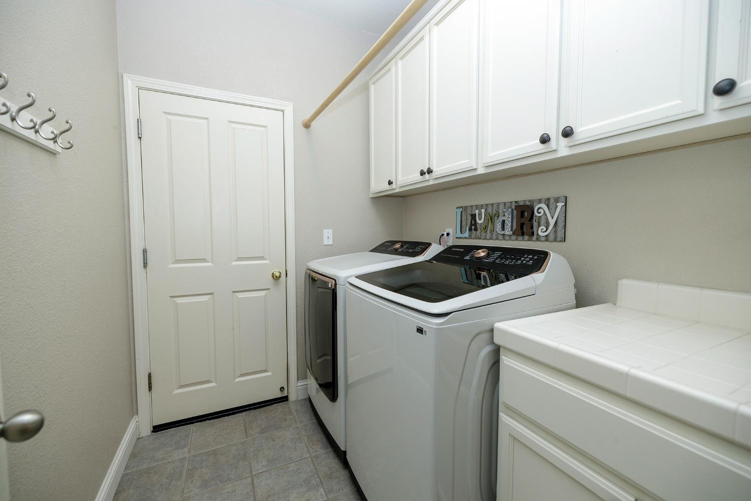 Turlock, California, 95382, United States, 4 Bedrooms Bedrooms, ,2 BathroomsBathrooms,Residential,For Sale,1987416