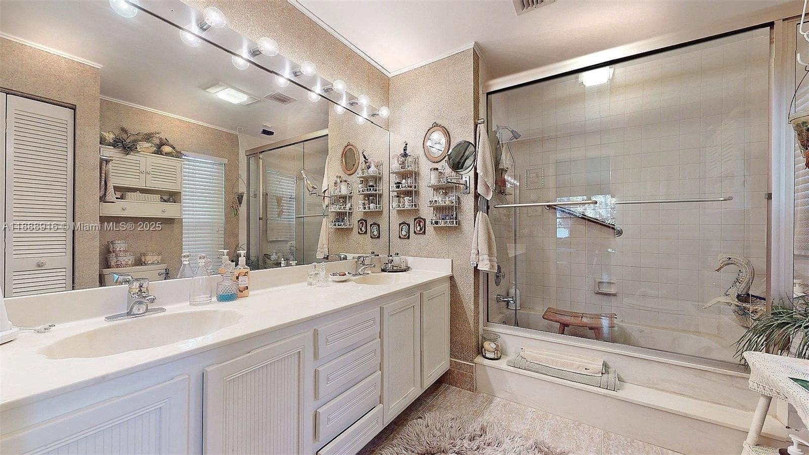 Doral, Florida, 33178, United States, 2 Bedrooms Bedrooms, ,2 BathroomsBathrooms,Residential,For Sale,1975384