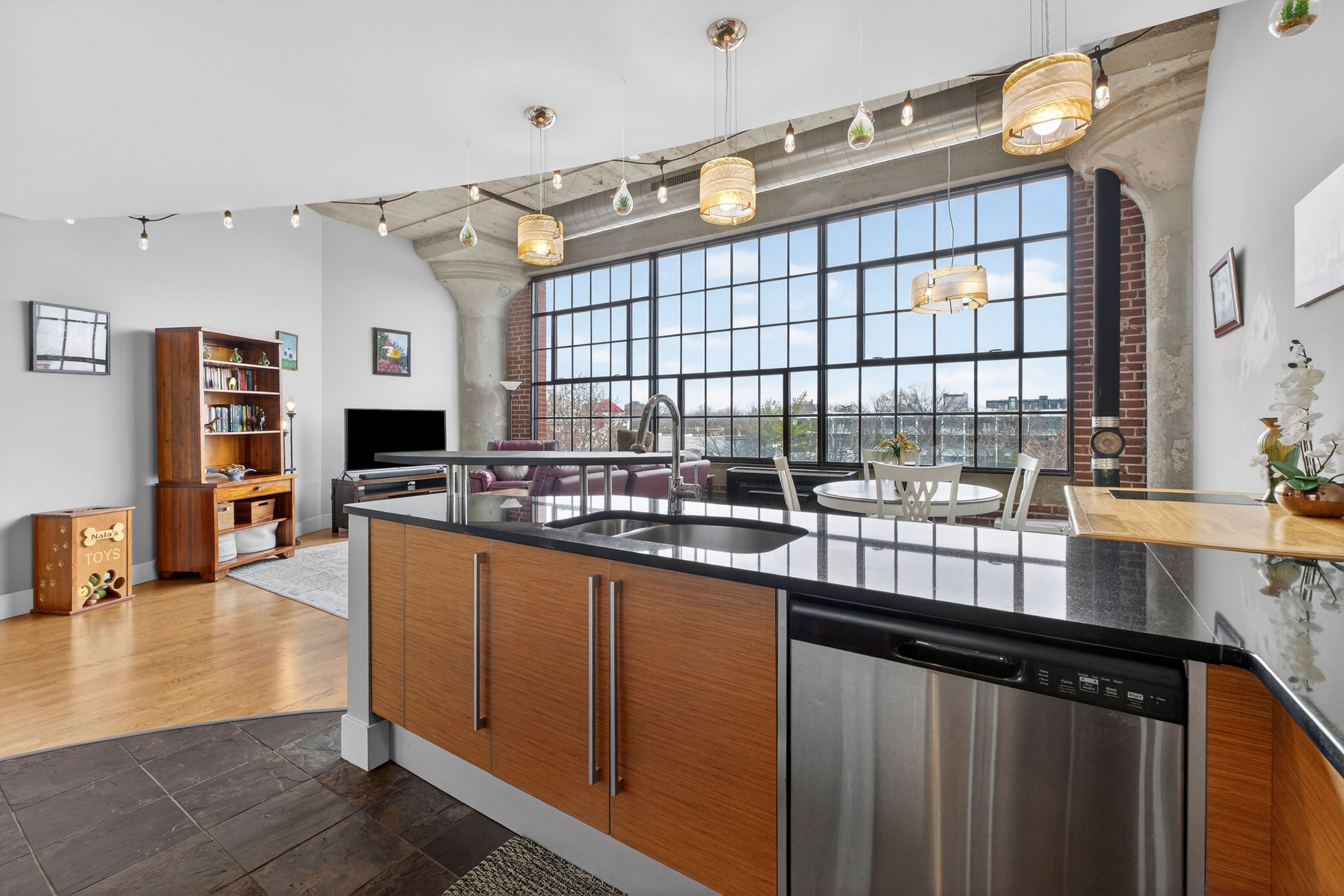  Elegant Loft in Central West End with Modern Features - 物件實景