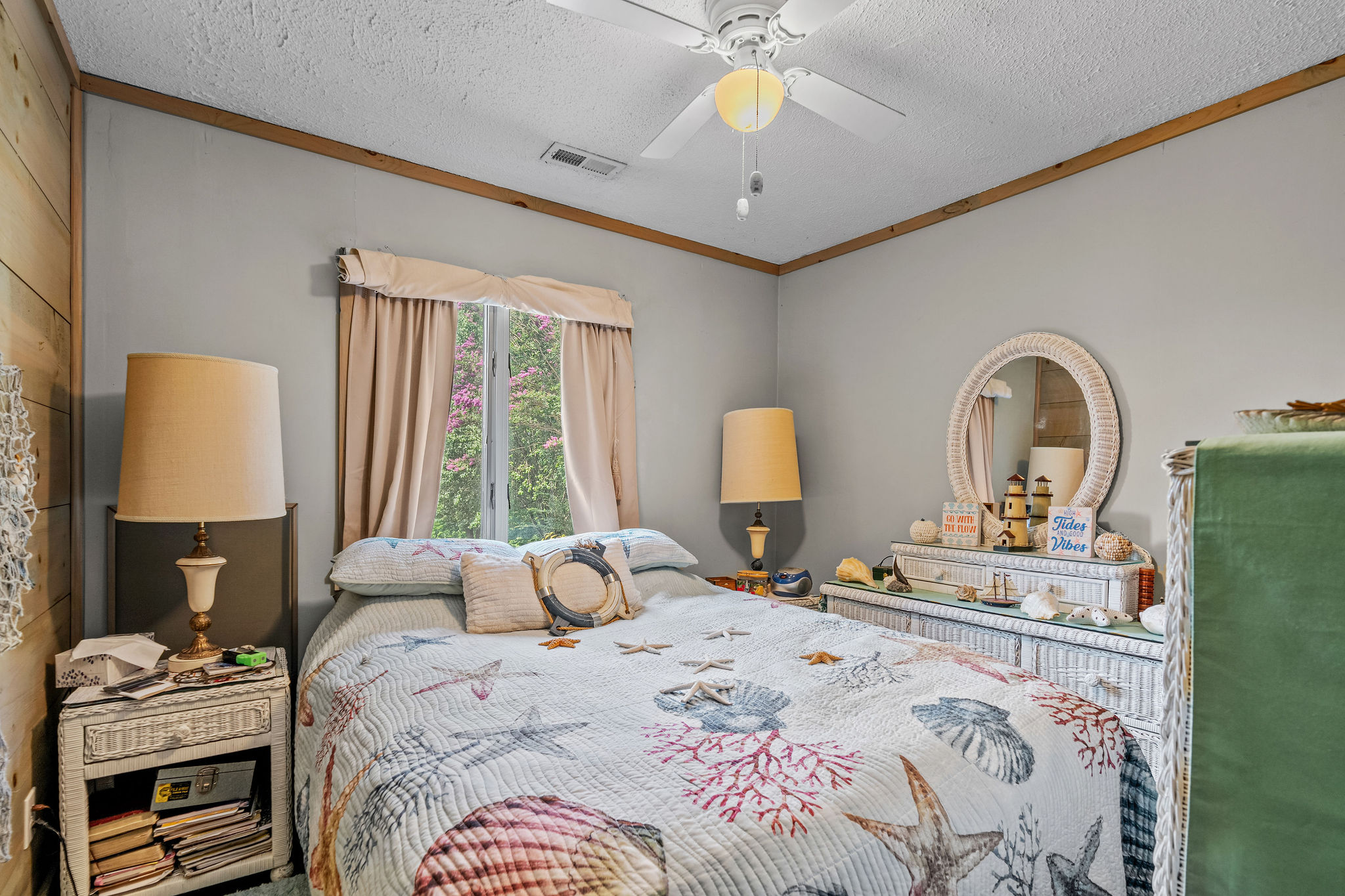 Dandridge, Tennessee, 37725, United States, 2 Bedrooms Bedrooms, ,2 BathroomsBathrooms,Residential,For Sale,1928860