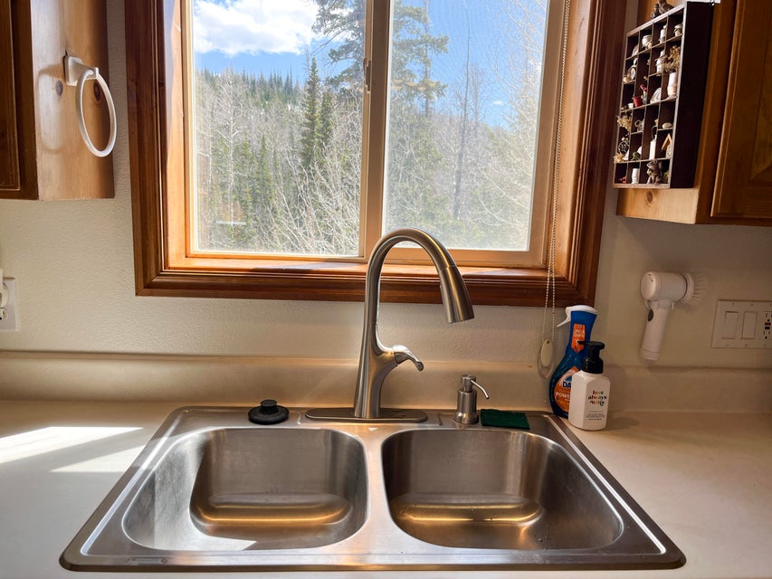 Brian Head, Utah, 84719, United States, 5 Bedrooms Bedrooms, ,3 BathroomsBathrooms,Residential,For Sale,1951004