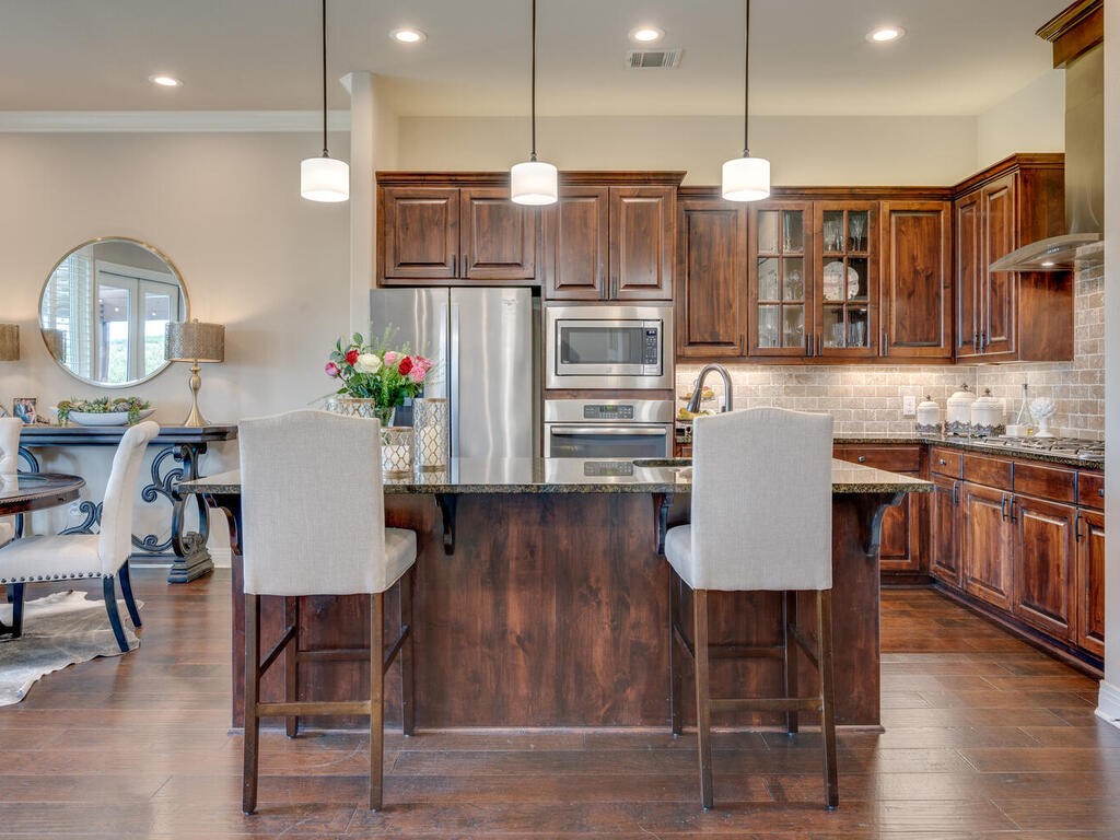 Austin, Texas, 78732, United States, 2 Bedrooms Bedrooms, ,2 BathroomsBathrooms,Residential,For Sale,1849026