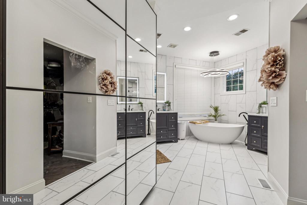Manassas, Virginia, 20112, United States, 5 Bedrooms Bedrooms, ,5 BathroomsBathrooms,Residential,For Sale,1825143