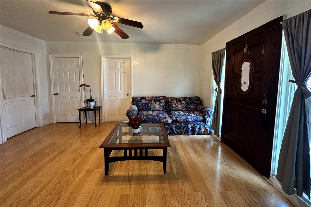 Los Angeles, California, 90047, United States, 3 Bedrooms Bedrooms, ,2 BathroomsBathrooms,Residential,For Sale,1983114