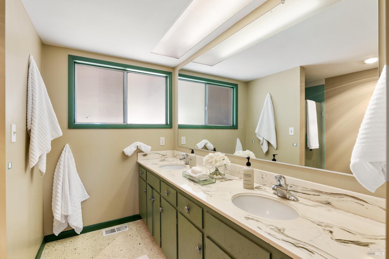 Napa, California, 94558, United States, 3 Bedrooms Bedrooms, ,2 BathroomsBathrooms,Residential,For Sale,1991409