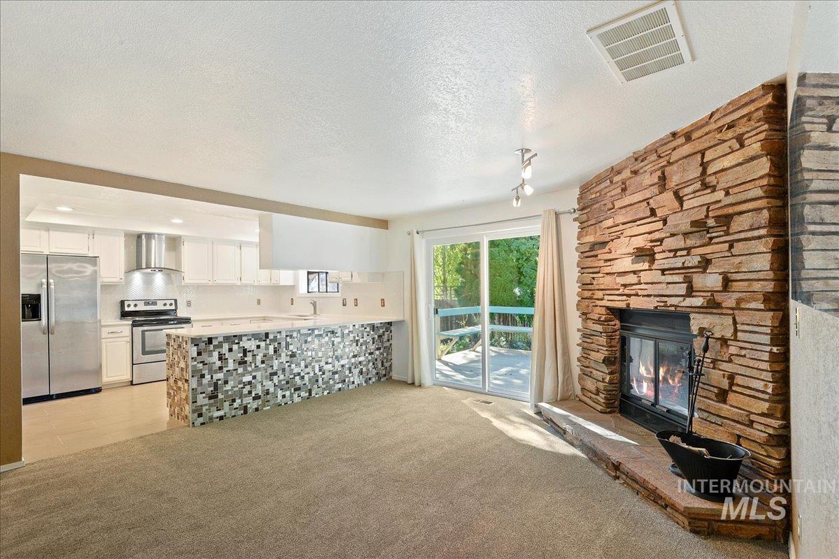 Boise, Idaho, 83716, United States, 3 Bedrooms Bedrooms, ,2 BathroomsBathrooms,Residential,For Sale,1961736