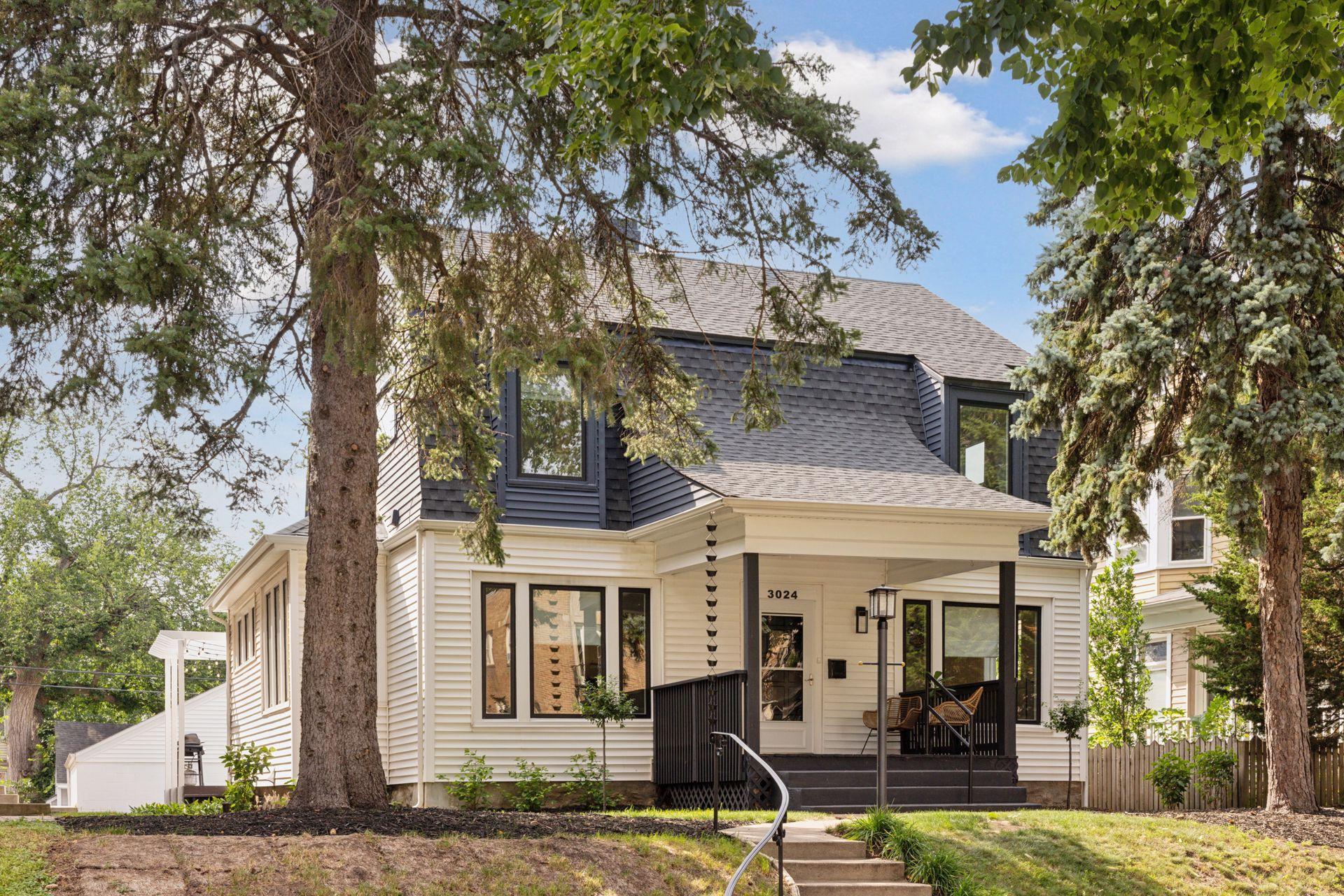 Minneapolis, Minnesota, 55408, United States, 4 Bedrooms Bedrooms, ,3 BathroomsBathrooms,Residential,For Sale,1938866