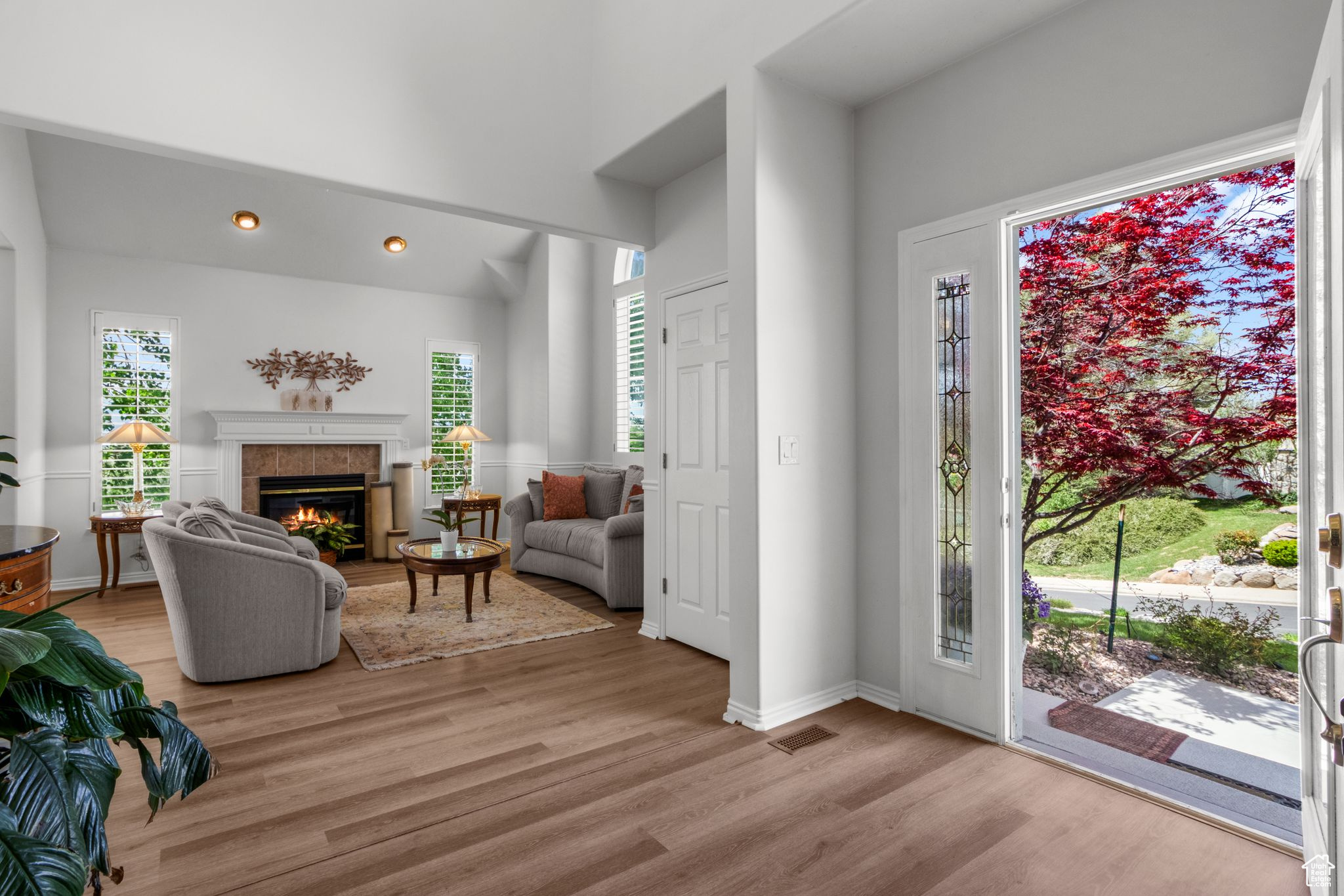 Draper, Utah, 84020, United States, 5 Bedrooms Bedrooms, ,3 BathroomsBathrooms,Residential,For Sale,1828225