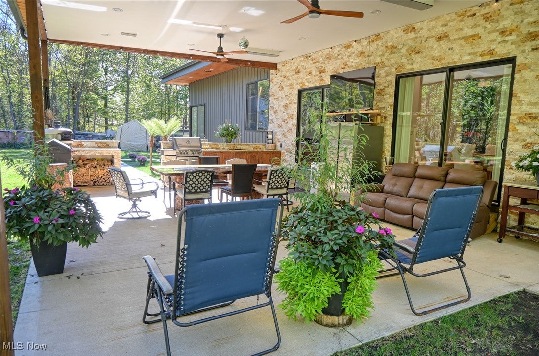 Medina, Ohio, 44256, United States, 5 Bedrooms Bedrooms, ,5 BathroomsBathrooms,Residential,For Sale,1976379