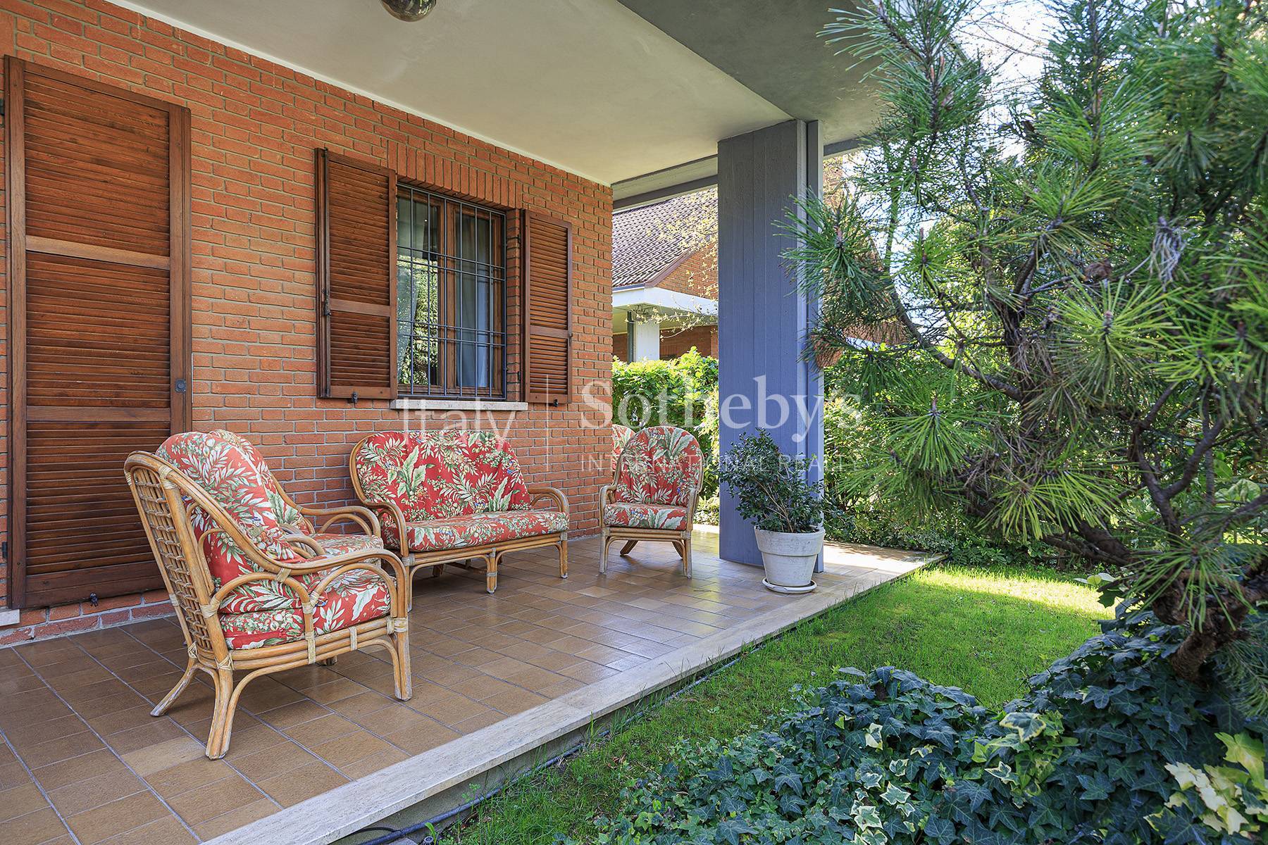  Elegant Residence in an Exclusive Setting - 物件實景