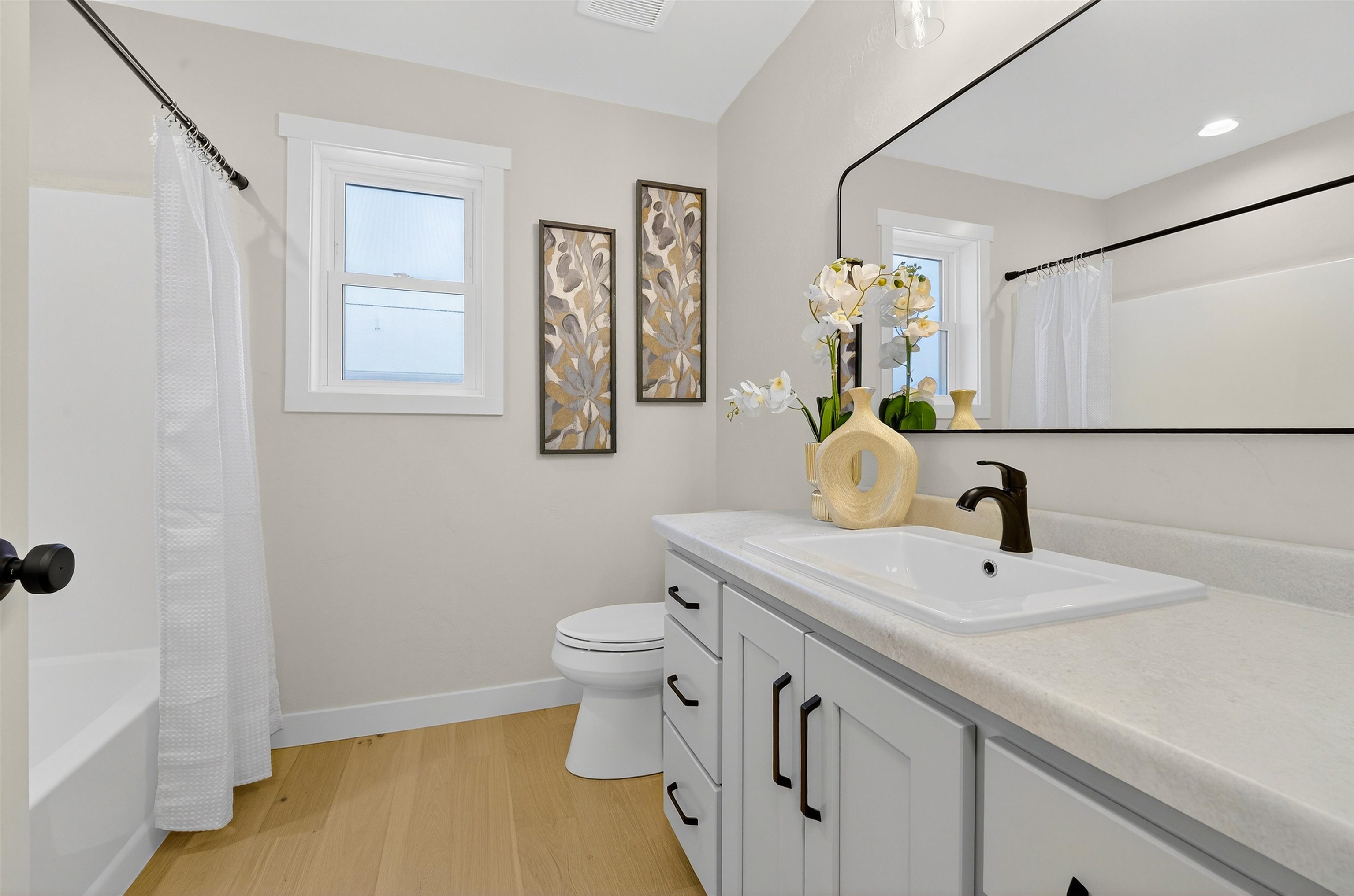 MENASHA, Wisconsin, 54952, United States, 4 Bedrooms Bedrooms, ,3 BathroomsBathrooms,Residential,For Sale,1995697