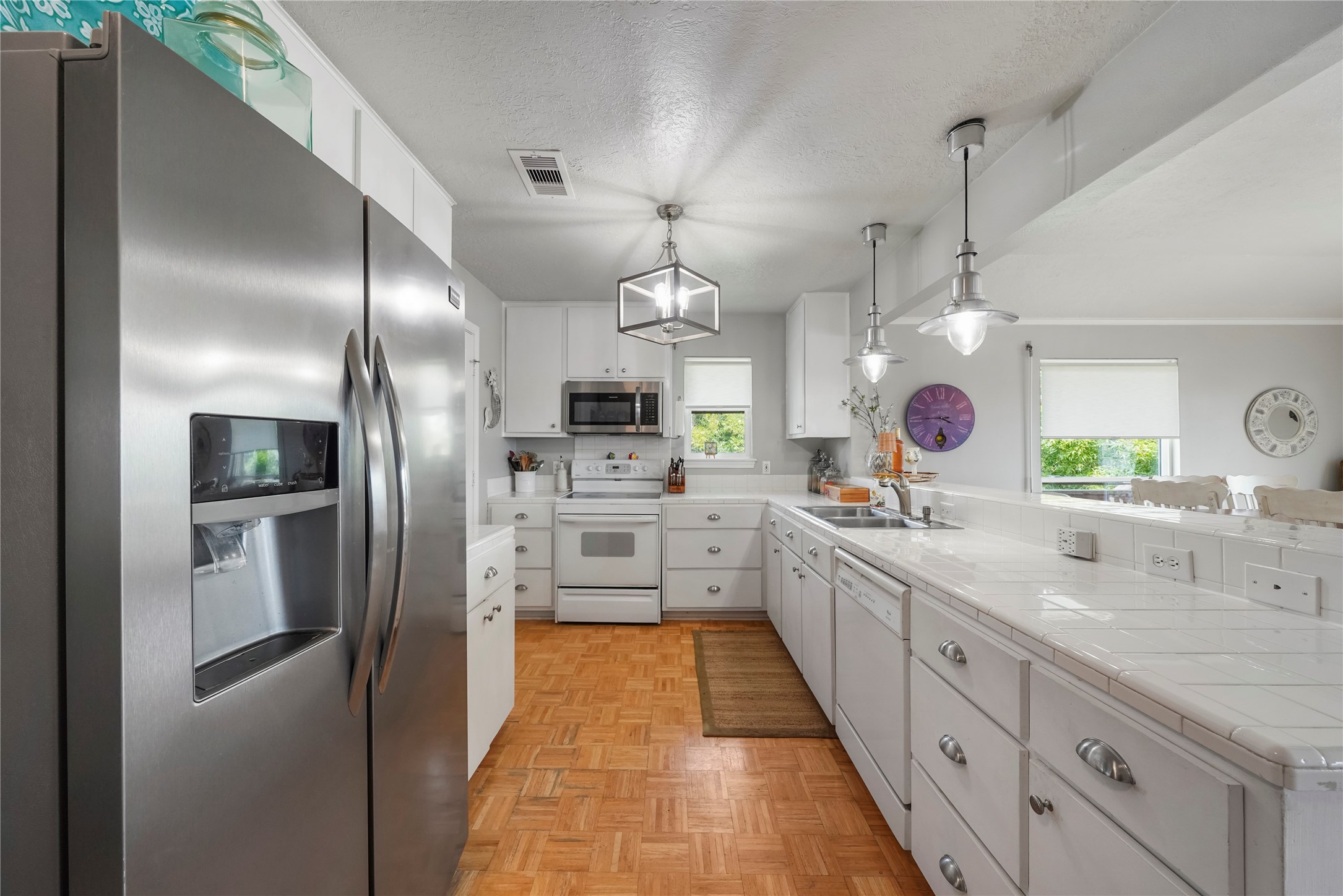Jamaica Beach, Texas, 77554, United States, 3 Bedrooms Bedrooms, ,4 BathroomsBathrooms,Residential,For Sale,1932424