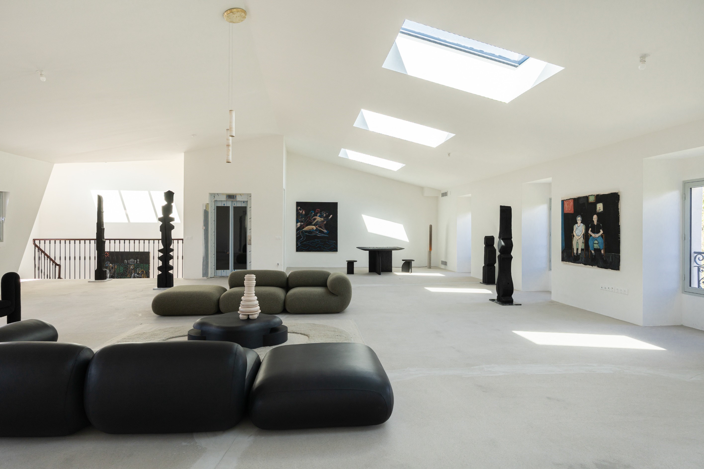  Private mansion between a ceremonial courtyard and a garden opening onto Parc M… - 物件實景