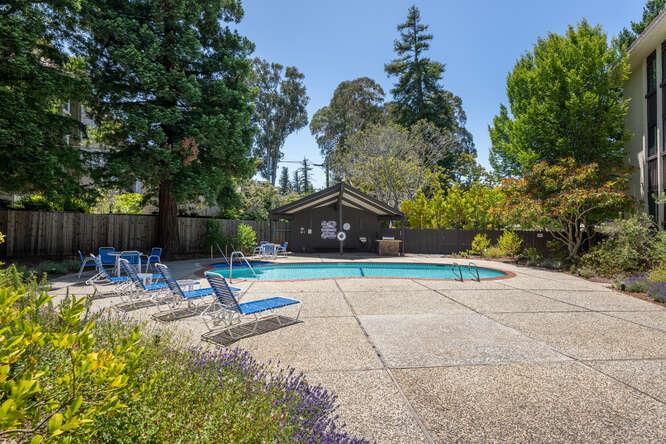 Burlingame, California, 94010, United States, 1 Bedroom Bedrooms, ,1 BathroomBathrooms,Residential,For Sale,1856313