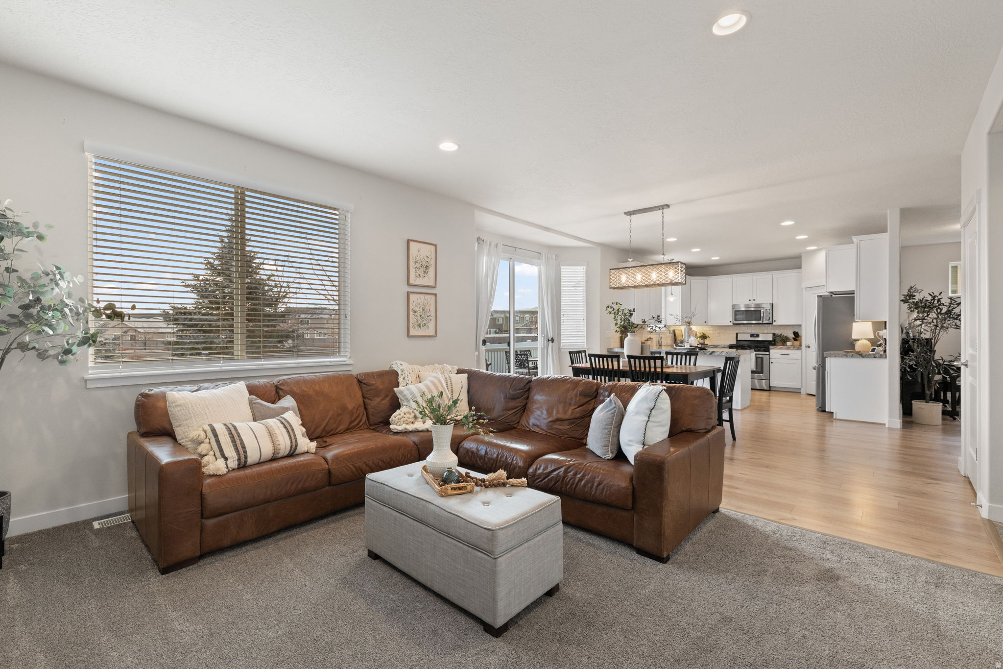 Eagle Mountain, Utah, 84005, United States, 5 Bedrooms Bedrooms, ,4 BathroomsBathrooms,Residential,For Sale,2003166