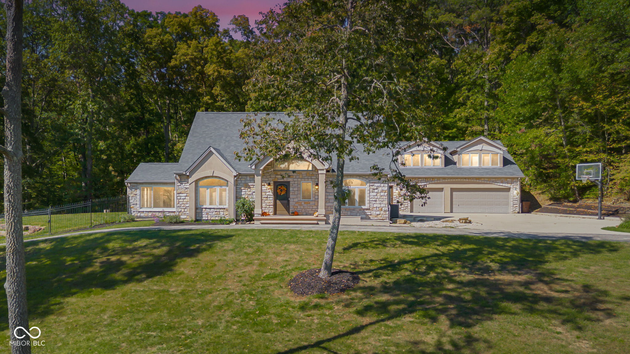 Columbus, Indiana, 47201, United States, 5 Bedrooms Bedrooms, ,6 BathroomsBathrooms,Residential,For Sale,1982008