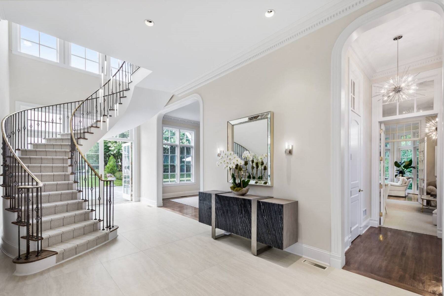  2-Acre SHV Compound, Fully Furnished, w/ Guest & Pool House - 物件實景