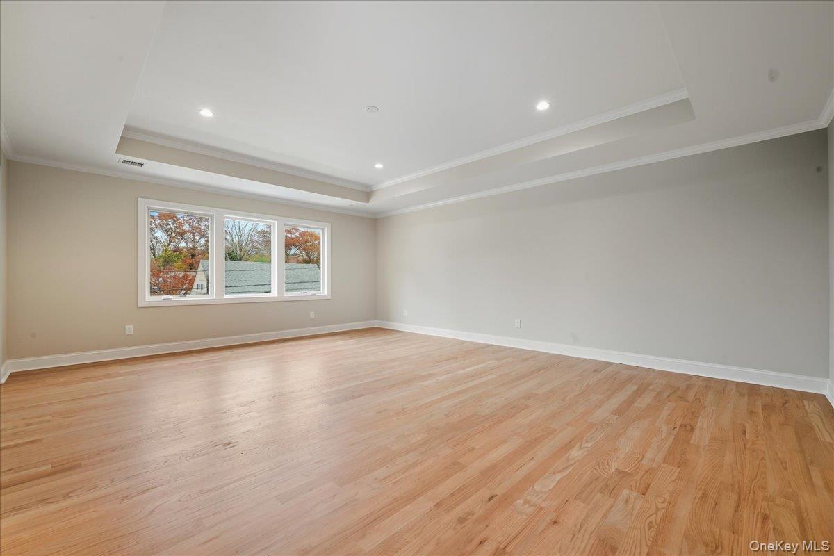 Westbury, New York, 11590, United States, 5 Bedrooms Bedrooms, ,5 BathroomsBathrooms,Residential,For Sale,1991038