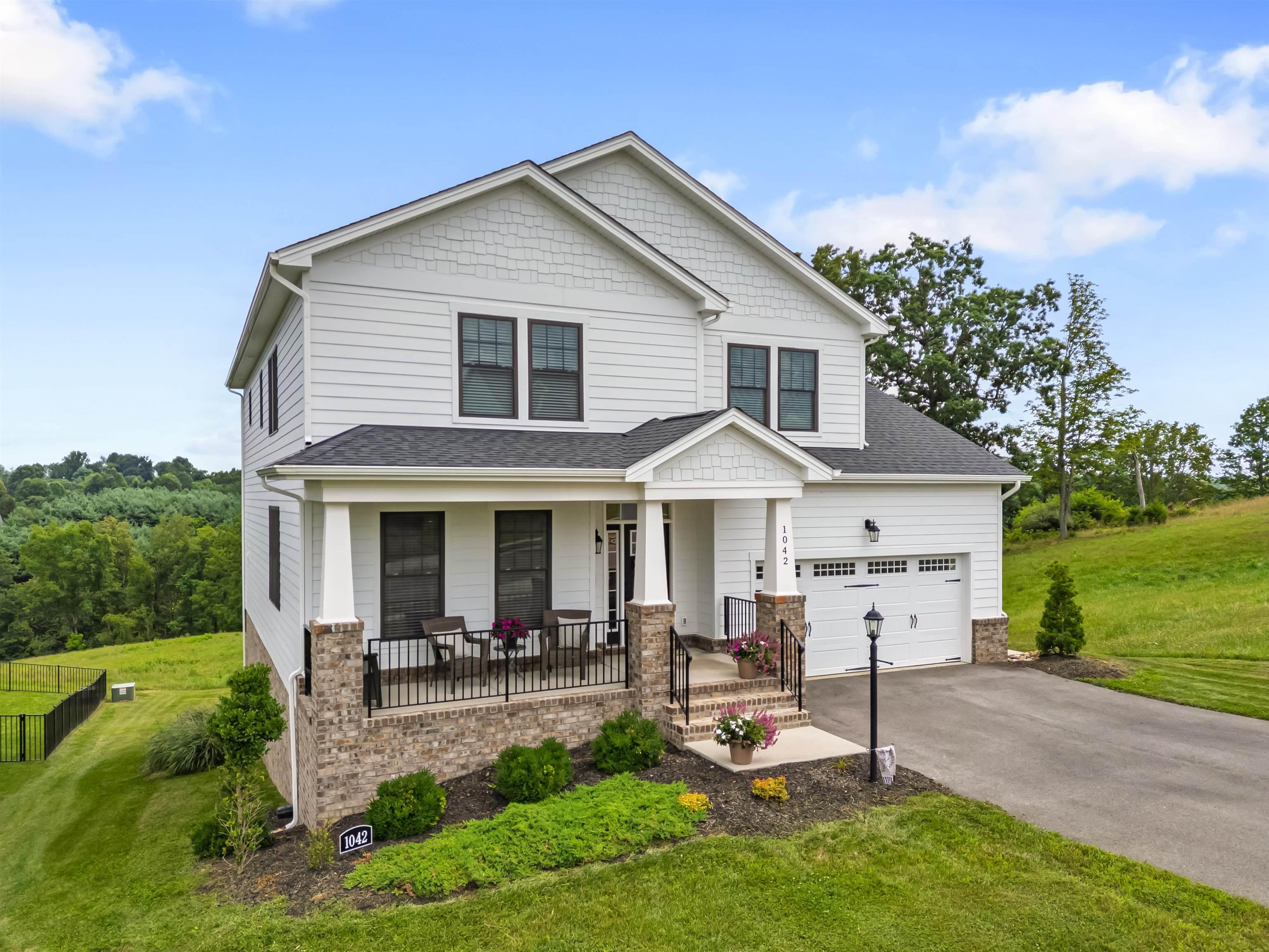 Christiansburg, Virginia, 24073, United States, 4 Bedrooms Bedrooms, ,5 BathroomsBathrooms,Residential,For Sale,1903895