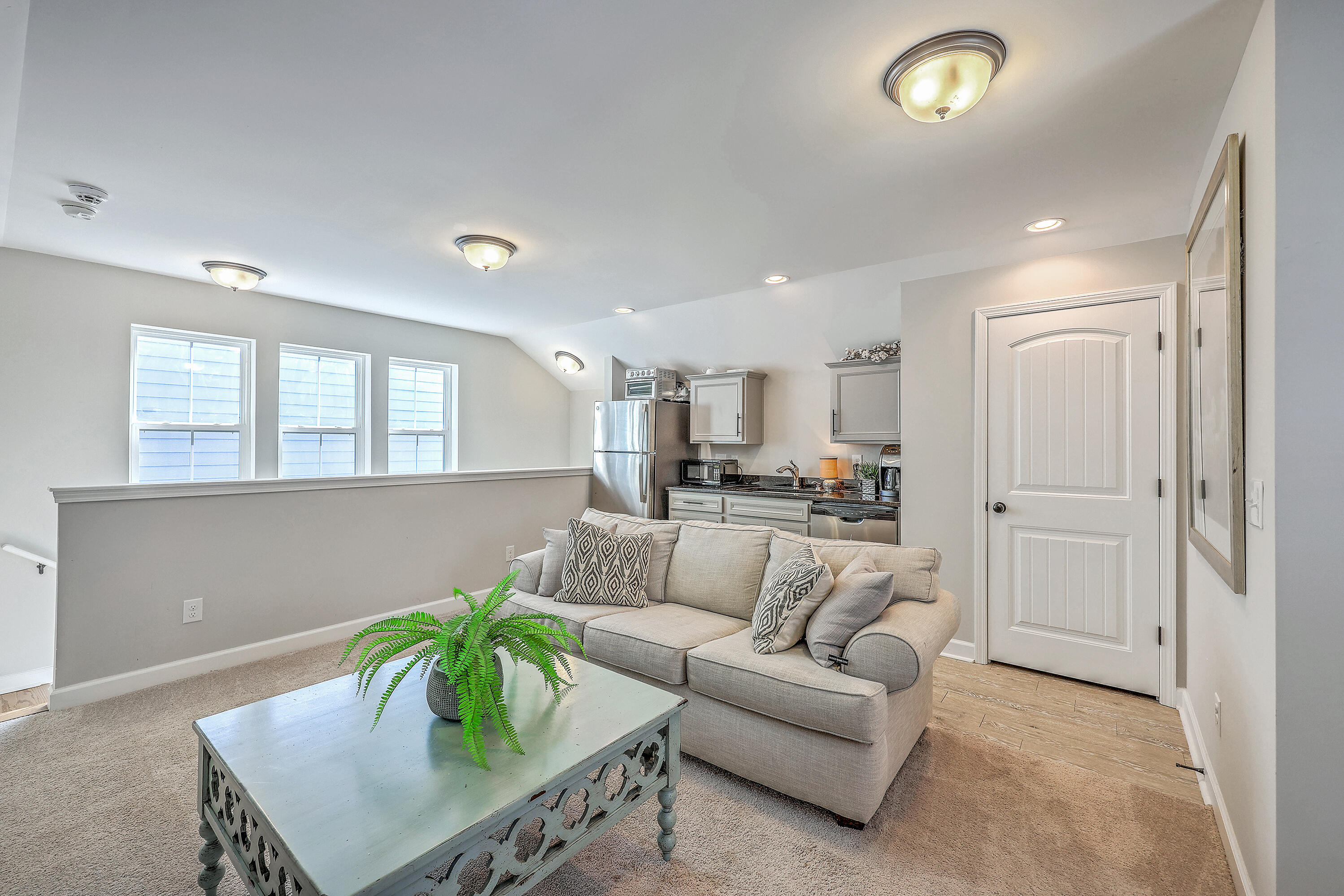 Charleston, South Carolina, 29414, United States, 4 Bedrooms Bedrooms, ,4 BathroomsBathrooms,Residential,For Sale,1895011