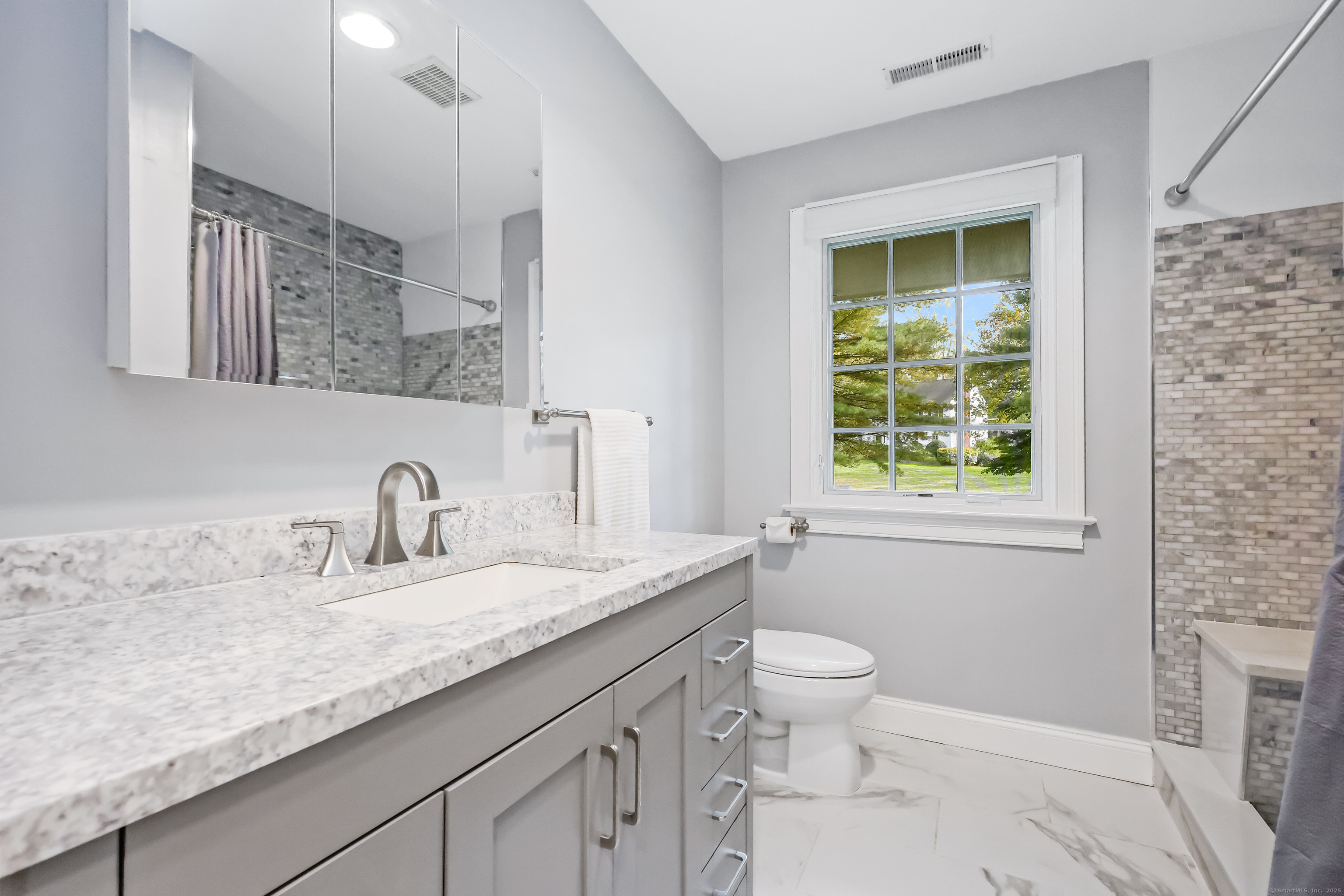 Fairfield, Connecticut, 06880, United States, 3 Bedrooms Bedrooms, ,3 BathroomsBathrooms,Residential,For Sale,1992139