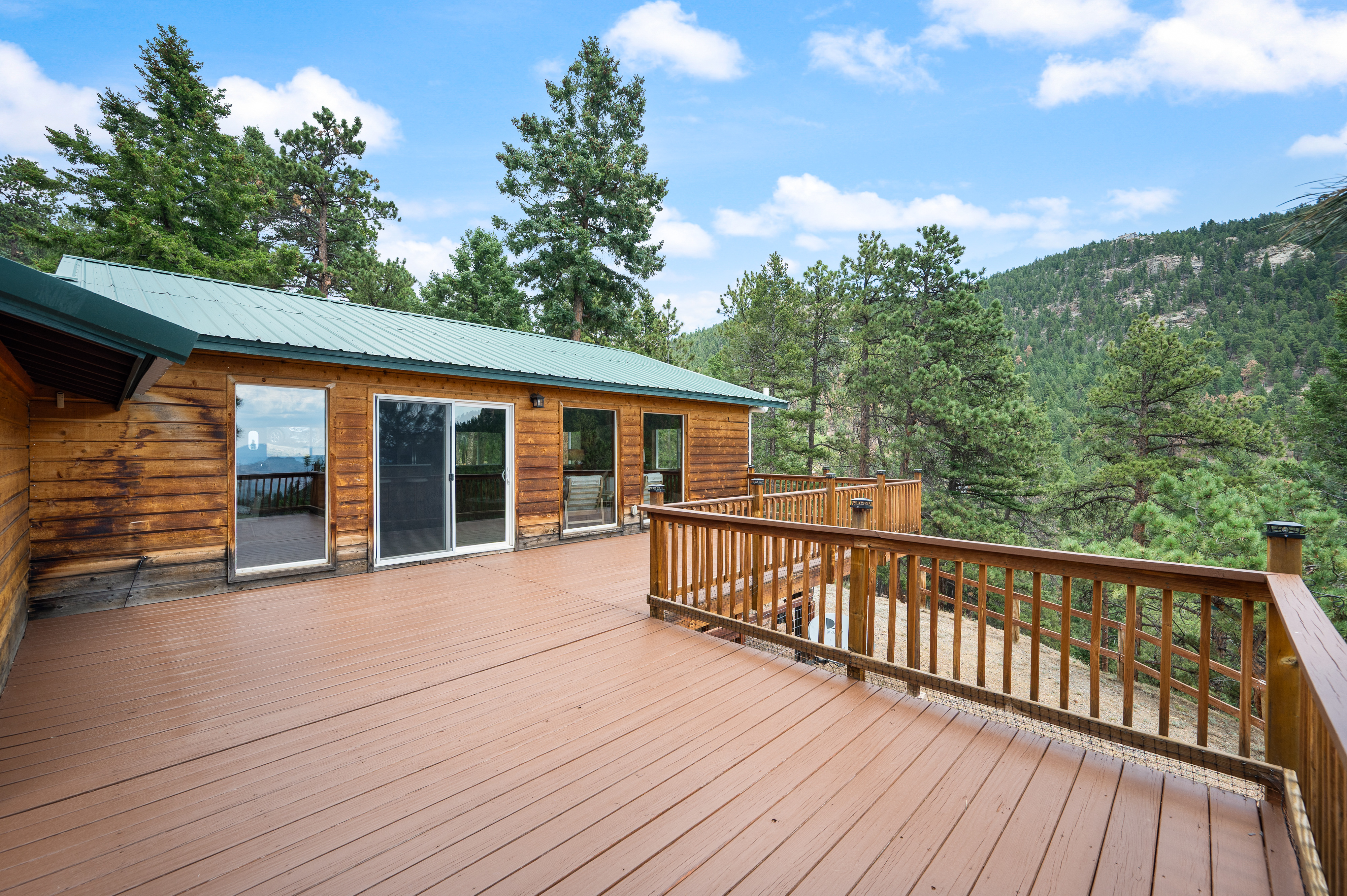  Million Dollar Views on this Beautifully Updated Mountain Retreat on 2.89 Acres - 物件實景