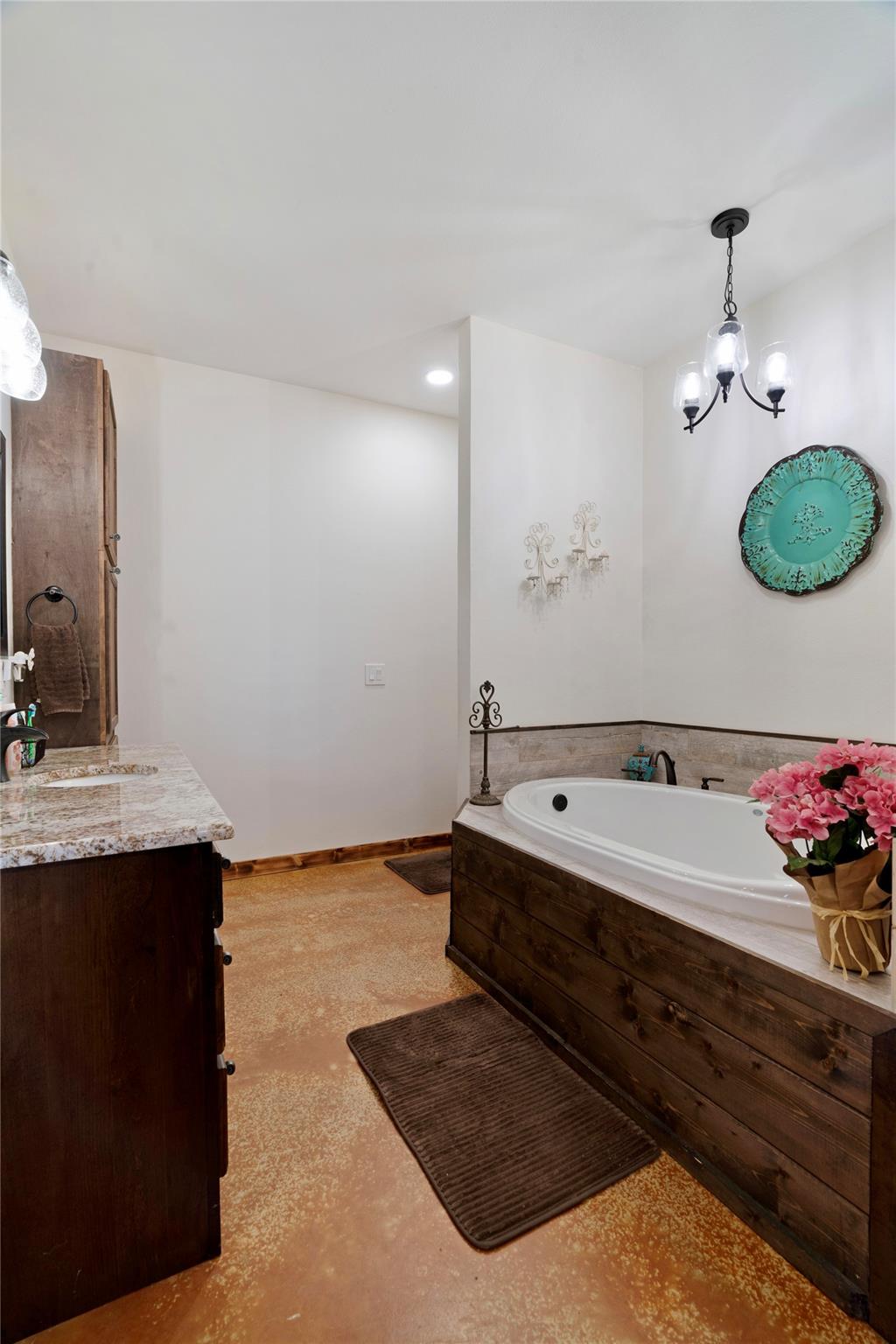 Honey Grove, Texas, 75446, United States, 3 Bedrooms Bedrooms, ,3 BathroomsBathrooms,Residential,For Sale,1937107