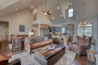 Hiawassee, Georgia, 30546, United States, 3 Bedrooms Bedrooms, ,4 BathroomsBathrooms,Residential,For Sale,1933523