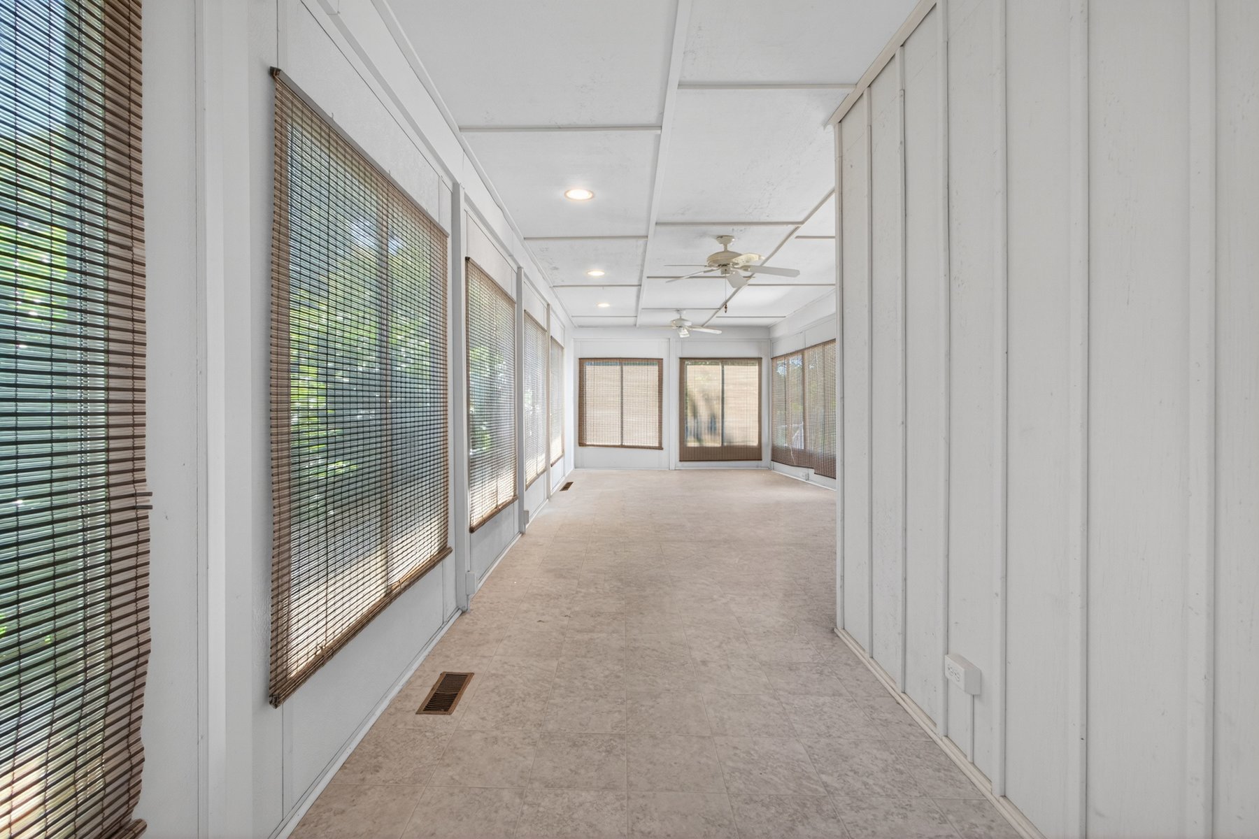  18609 Broadfield Drive - 物件實景