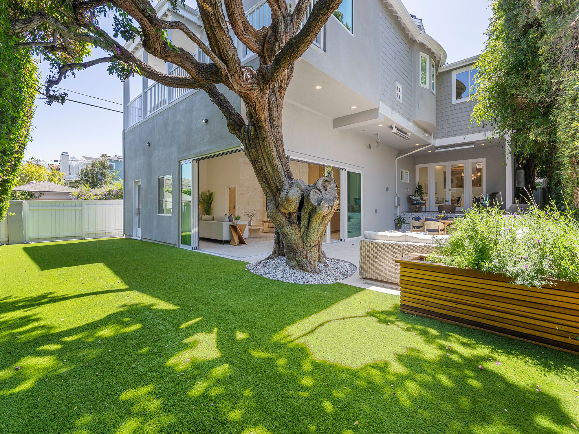  2300 John Street, Manhattan Beach, CA 90266 - 物件實景