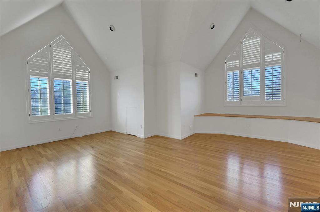 Park Ridge, New Jersey, 07656, United States, 3 Bedrooms Bedrooms, ,5 BathroomsBathrooms,Residential,For Sale,2001843