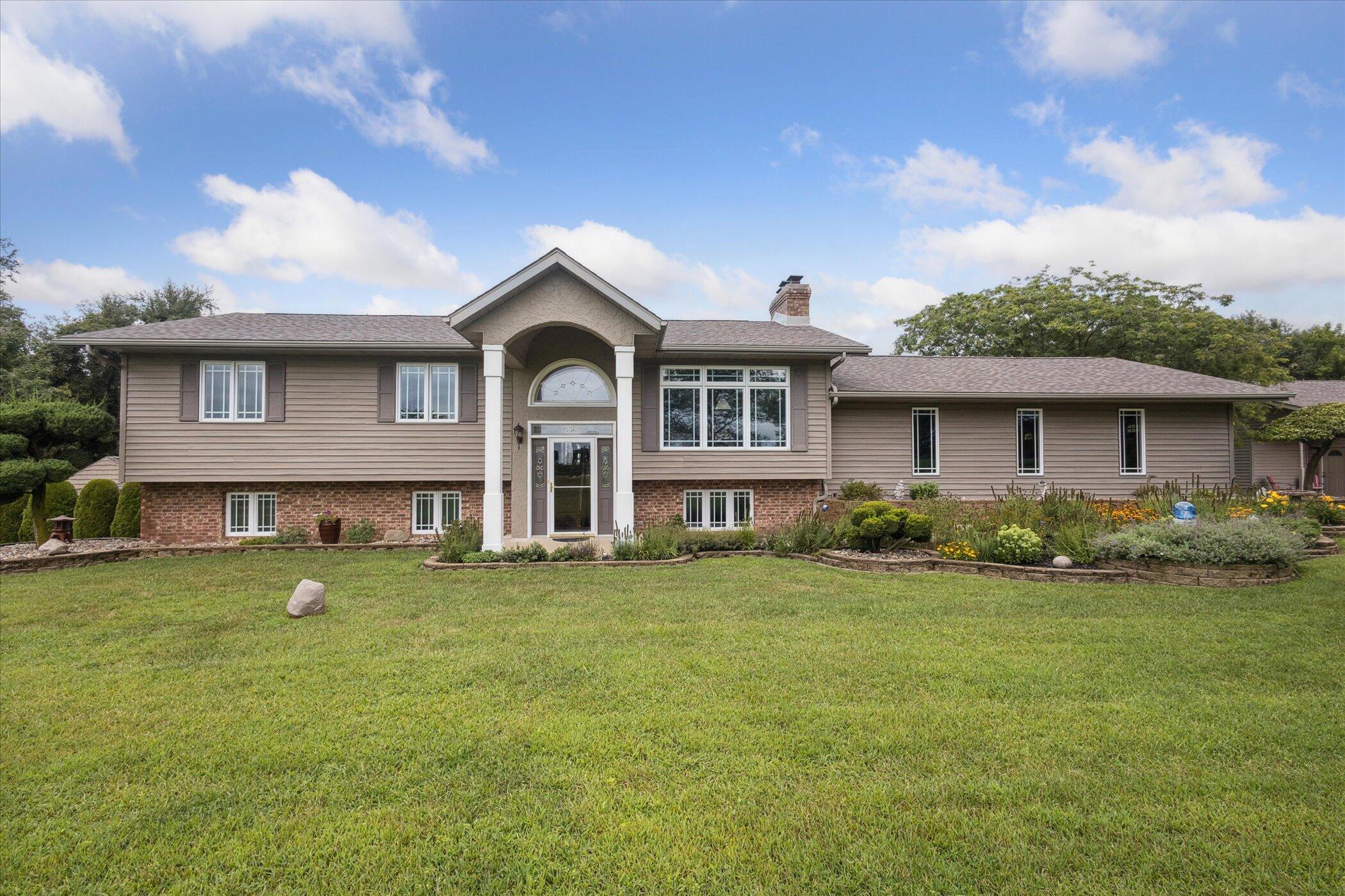 New Carlisle, Indiana, 46552, United States, 4 Bedrooms Bedrooms, ,2 BathroomsBathrooms,Residential,For Sale,1924883