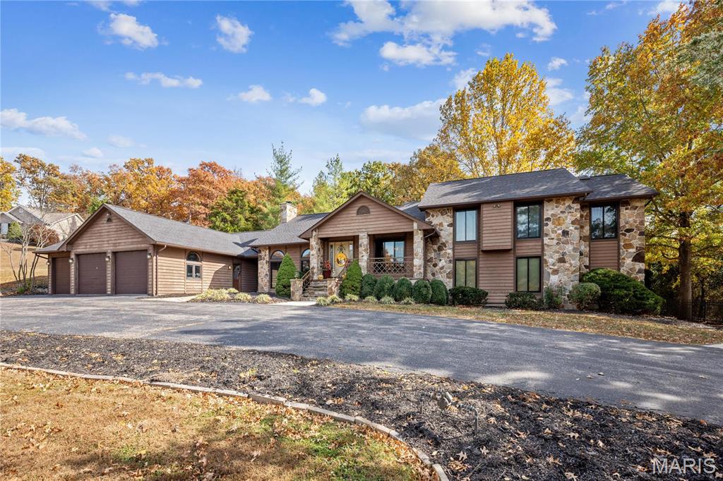 Sullivan, Missouri, 63080, United States, 5 Bedrooms Bedrooms, ,5 BathroomsBathrooms,Residential,For Sale,1906058