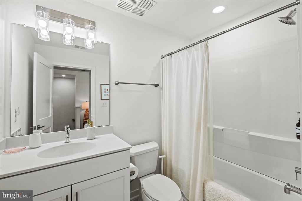 Colonial Beach, Virginia, 22443, United States, 4 Bedrooms Bedrooms, ,4 BathroomsBathrooms,Residential,For Sale,1898525