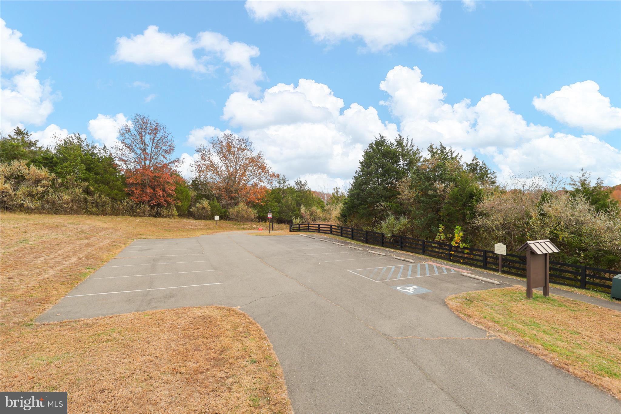 Aldie, Virginia, 20105, United States, 5 Bedrooms Bedrooms, ,5 BathroomsBathrooms,Residential,For Sale,1987386