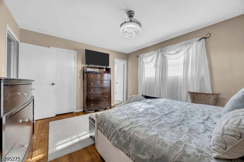 Franklin Twp., New Jersey, 08873, United States, 4 Bedrooms Bedrooms, ,3 BathroomsBathrooms,Residential,For Sale,1988990