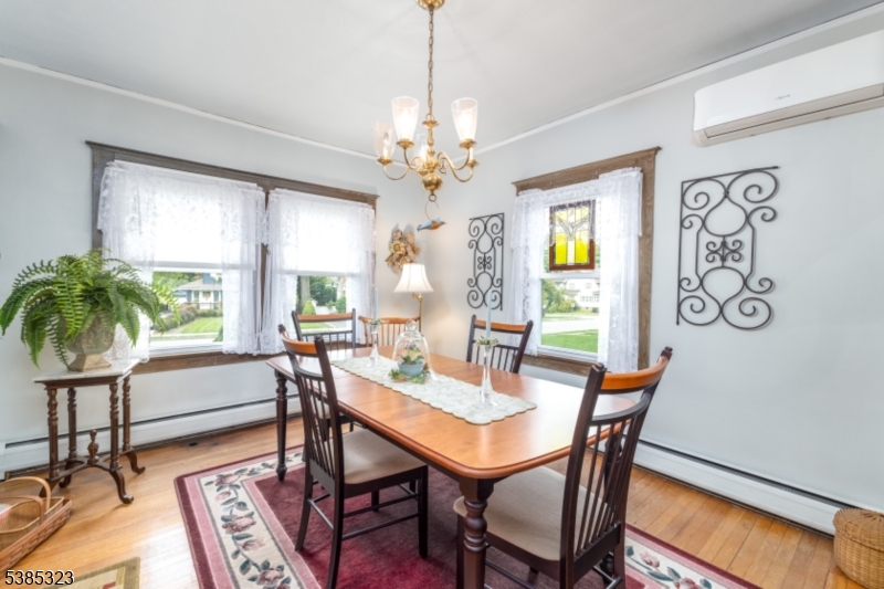 West Caldwell Twp., New Jersey, 07006, United States, 3 Bedrooms Bedrooms, ,1 BathroomBathrooms,Residential,For Sale,1949802